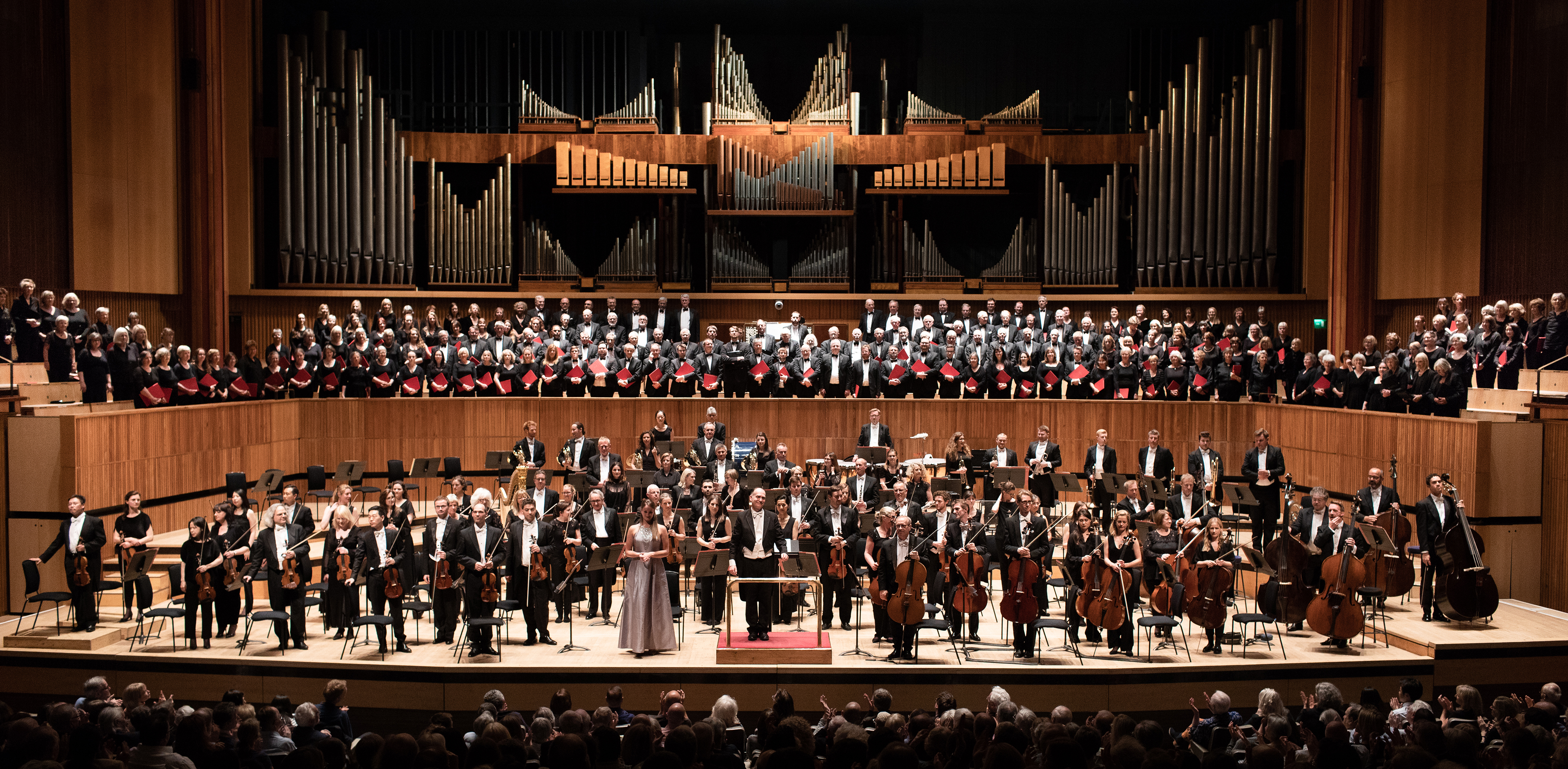 Gloucester Choral Society, Oxford Bach Choir & the Philharmonia taking applause at Royal Festival Hall